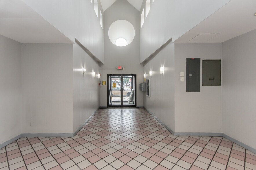 6044-6052 Castor Ave, Philadelphia, PA à vendre - Photo de l’immeuble – Image 2 sur 57