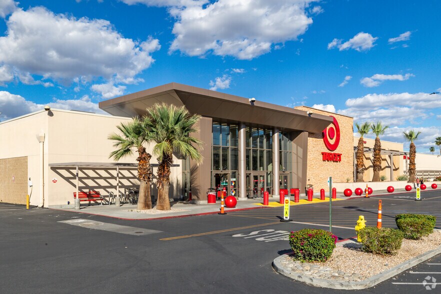 67700-67782 Palm Canyon Dr, Cathedral City, CA à louer - Photo de l’immeuble – Image 1 sur 7