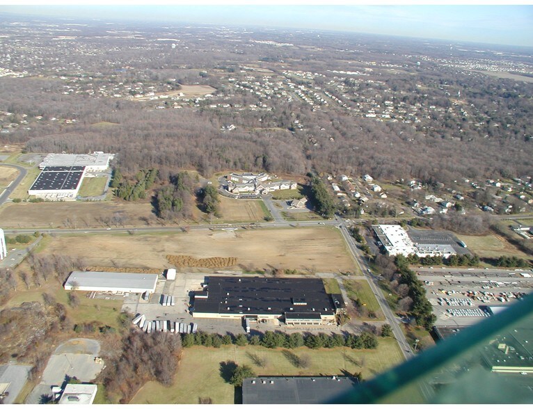 375 New Albany Rd, Moorestown, NJ à vendre - Photo de l’immeuble – Image 3 sur 6