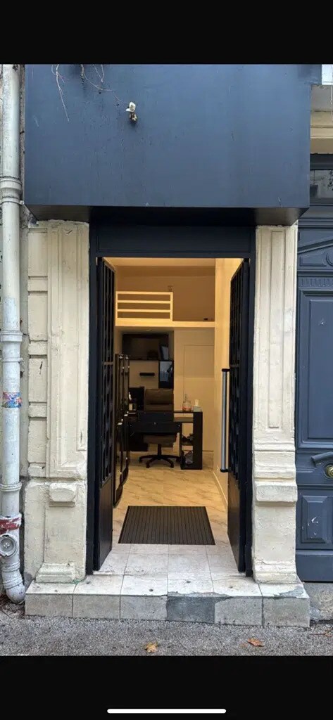 Local commercial dans Paris à vendre Photo de l’immeuble– Image 1 sur 9