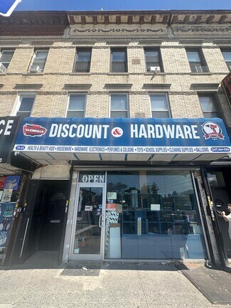 Plus de détails pour 70-03 Myrtle Ave, Glendale, NY - Bureau/Local commercial à louer