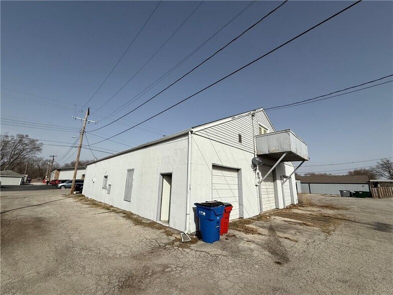 511 Gregg St, Grain Valley, MO à louer - Photo de l’immeuble – Image 2 sur 7