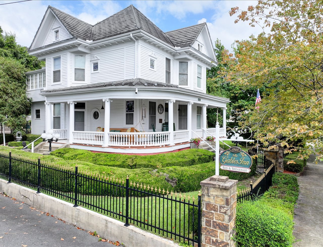 318 Quapaw Ave, Hot Springs, AR à vendre Photo de l’immeuble– Image 1 sur 42