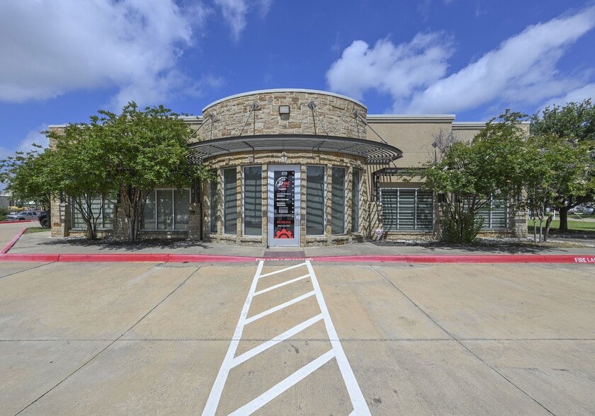 428 N Aston Dr, Sunnyvale, TX à vendre - Photo principale – Image 1 sur 11