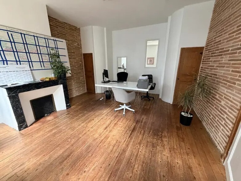 Bureau dans Pechbonnieu à vendre - Photo intérieure – Image 2 sur 9