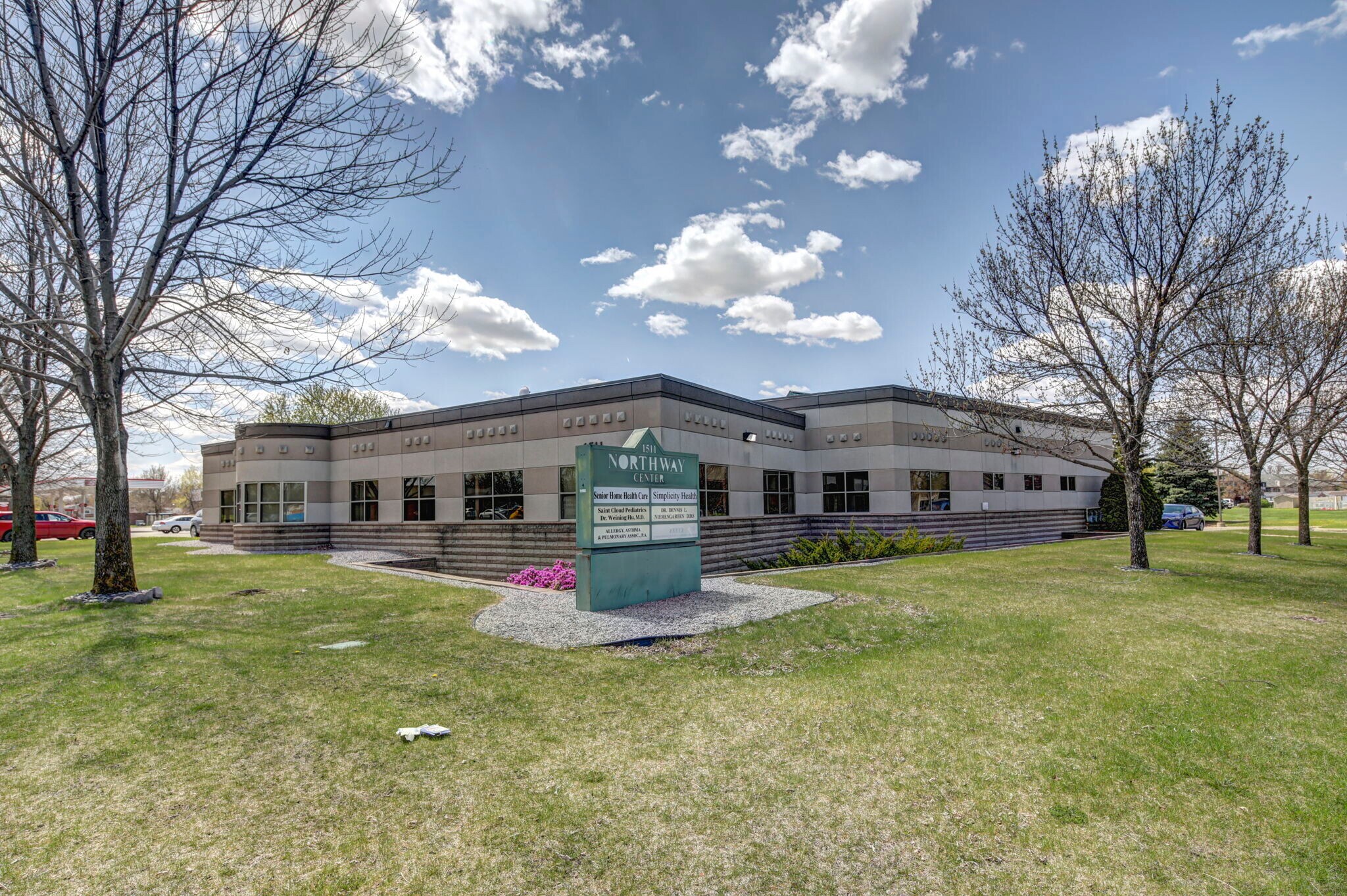 1511 Northway Dr, Saint Cloud, MN à louer Photo principale– Image 1 sur 2