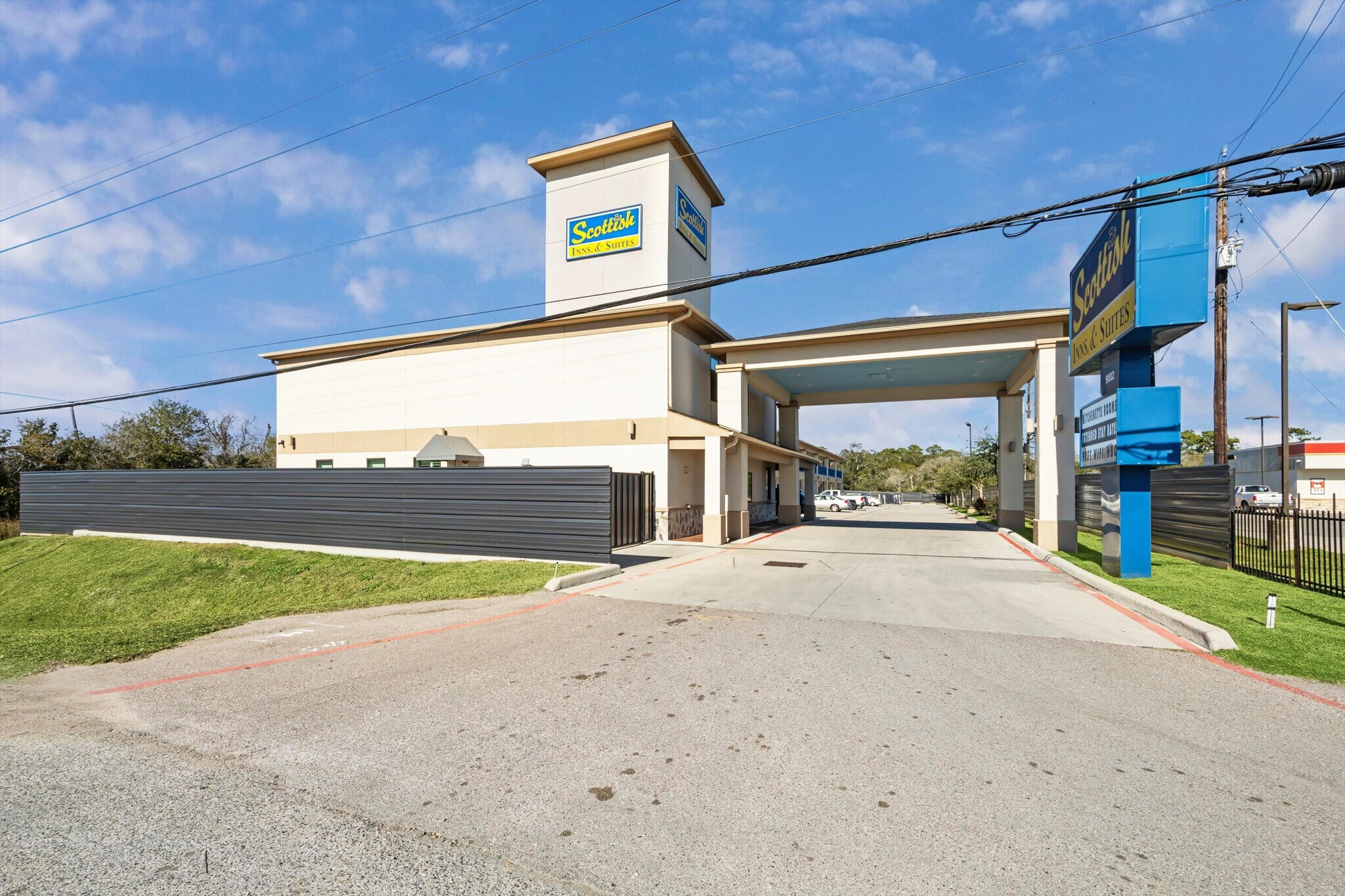 9002 Highway 6, Hitchcock, TX à vendre Photo principale– Image 1 sur 11