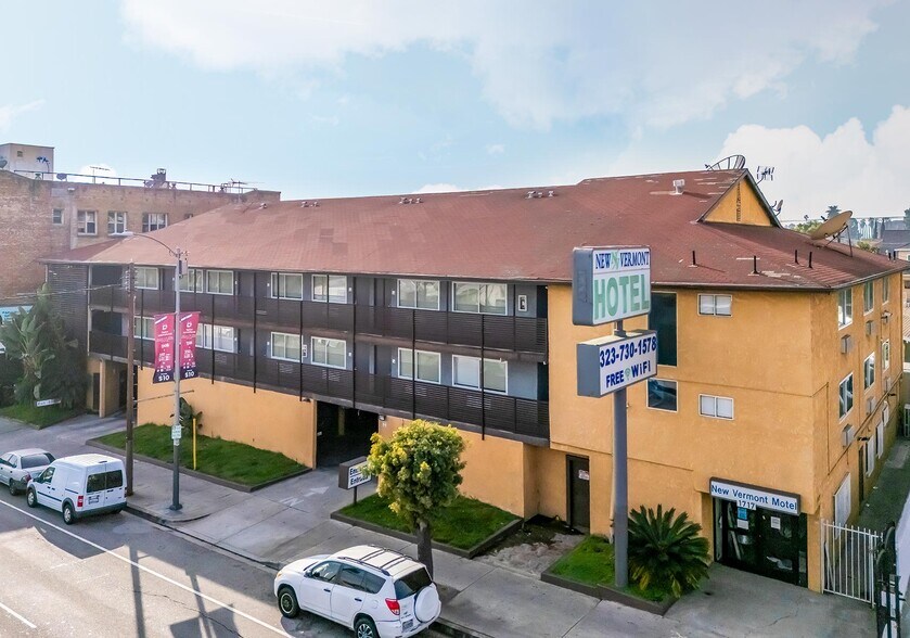1717 S Vermont Ave, Los Angeles, CA à vendre - Photo de l’immeuble – Image 2 sur 35