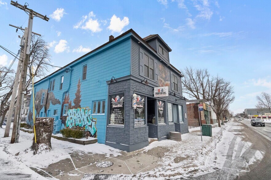 2096 Seneca St, Buffalo, NY à vendre - Photo de l’immeuble – Image 2 sur 12