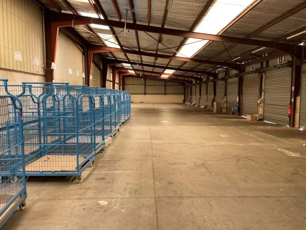 Industriel/Logistique dans Flassans-sur-Issole à louer Photo intérieure– Image 1 sur 7