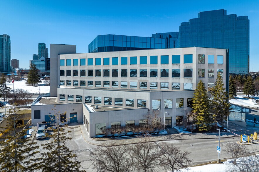 111 Grangeway Ave, Toronto, ON à louer - Photo de l’immeuble – Image 3 sur 51