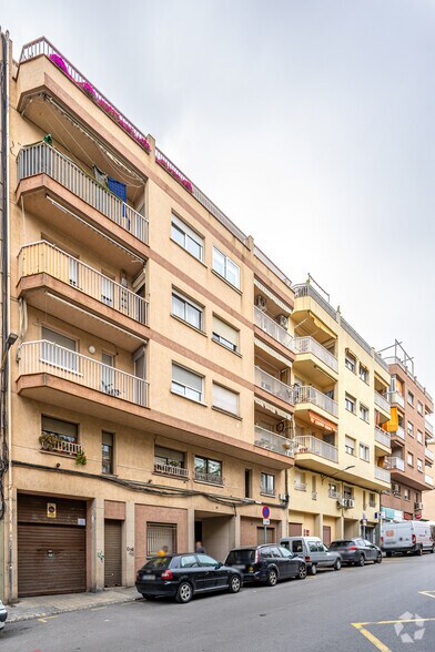 Carrer Del Germà Joaquim, 49-55, Terrassa, Barcelona à vendre - Photo de l’immeuble – Image 3 sur 3