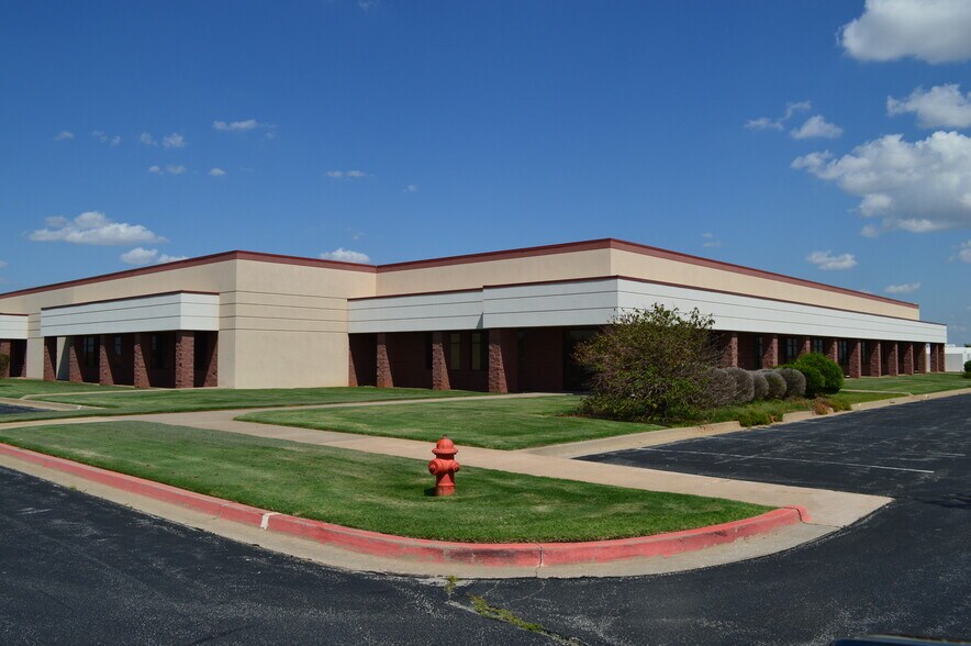 5300 S Meridian Ave, Oklahoma City, OK à louer - Photo de l’immeuble – Image 2 sur 14
