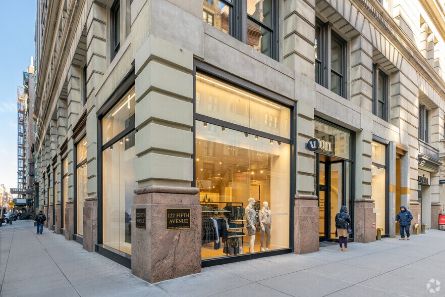 120 Fifth Ave, New York, NY à louer - Photo de l’immeuble – Image 3 sur 5