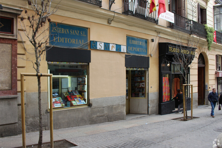 Immeuble residentiel dans Madrid, Madrid à vendre - Photo intérieure – Image 1 sur 1