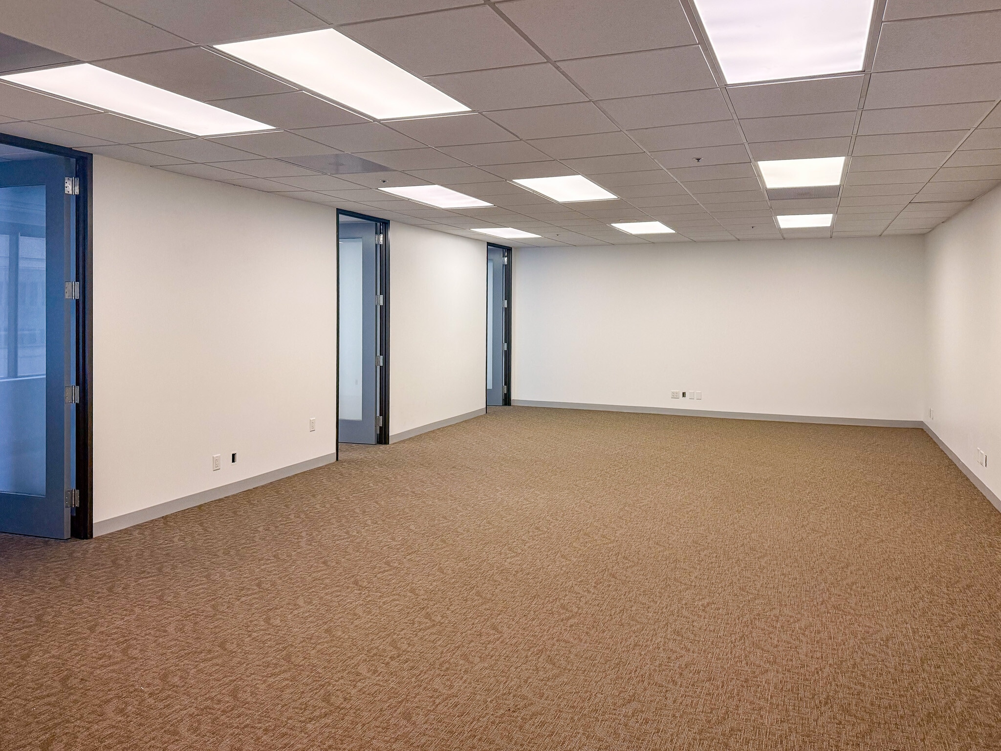 601 Montgomery St, San Francisco, CA à louer Photo intérieure– Image 1 sur 3