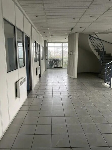 Industriel/Logistique dans Gennevilliers à louer - Photo de l’immeuble – Image 3 sur 4