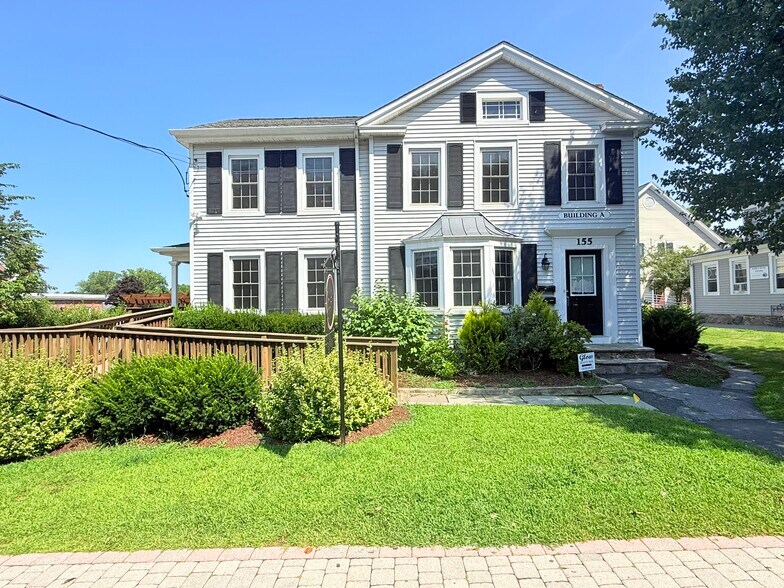 155 Greenwood Ave, Bethel, CT à louer - Photo de l’immeuble – Image 2 sur 32