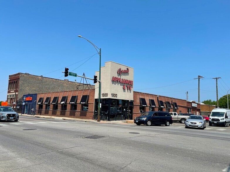 1300-1308 W North Ave, Chicago, IL à louer - Photo de l’immeuble – Image 2 sur 7