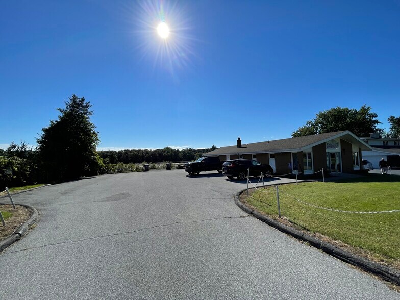 492 Hudson Ave, Stillwater, NY à louer - Photo de l’immeuble – Image 3 sur 4