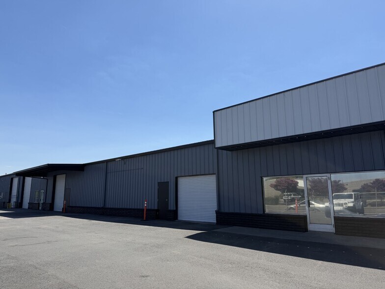 820 Beckman Rd, Lodi, CA à louer - Photo de l’immeuble – Image 2 sur 23
