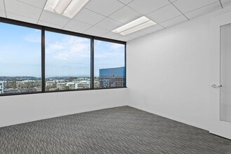 4660 La Jolla Village Dr, San Diego, CA à louer Photo intérieure– Image 2 sur 11