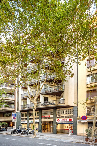 Bureau dans Barcelone, Barcelona à louer - Photo principale – Image 1 sur 1