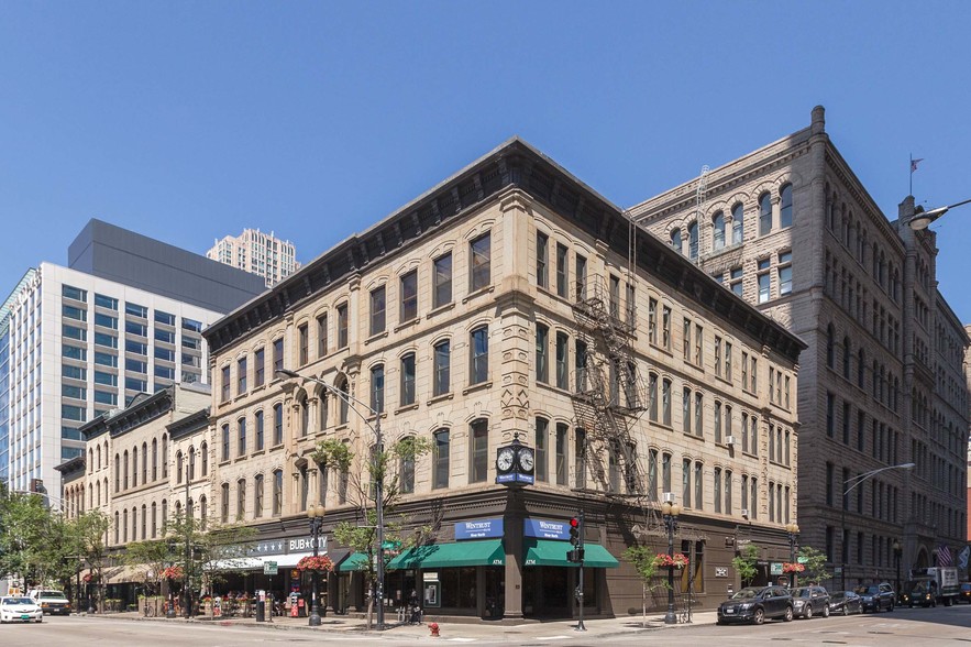 70 W Hubbard St, Chicago, IL à louer - Photo de l’immeuble – Image 1 sur 2