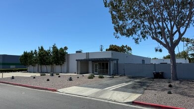 1702 Kaiser Ave, Irvine, CA à louer Photo de l’immeuble– Image 1 sur 2