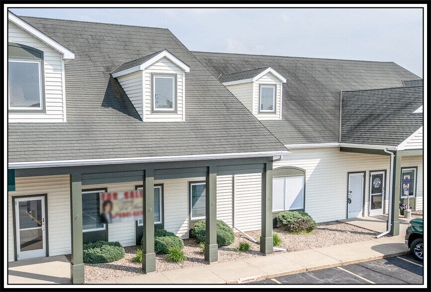 W7003 Parkview Dr, Greenville, WI à vendre - Photo de l’immeuble – Image 1 sur 39