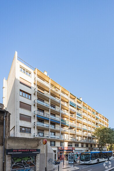 Bureau dans Marseille à louer - Photo de l’immeuble – Image 2 sur 3