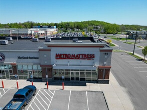 120 Township Blvd, Camillus, NY à louer Photo intérieure– Image 2 sur 3