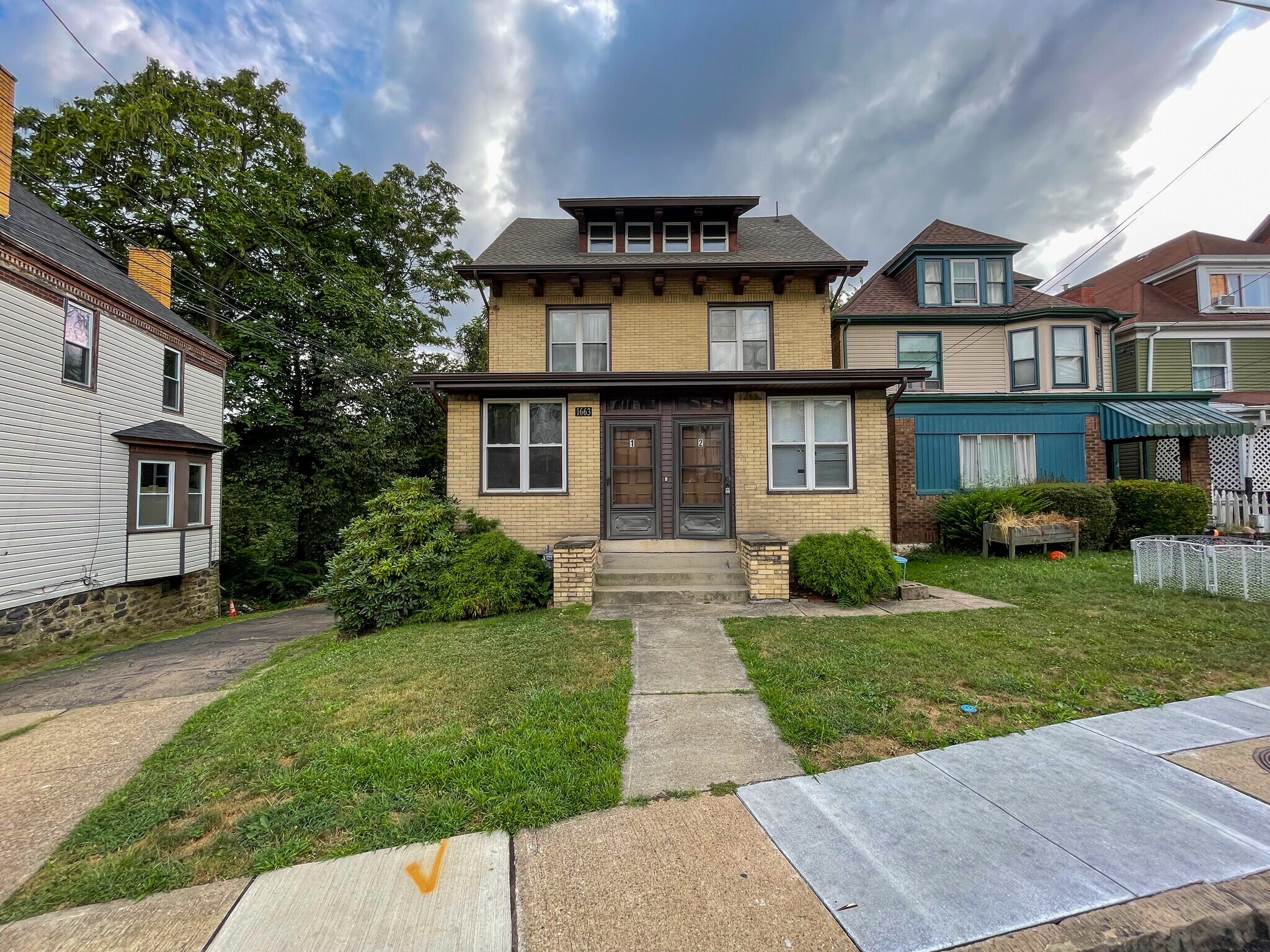 1663 Suburban Ave, Pittsburgh, PA à vendre Photo principale– Image 1 sur 11