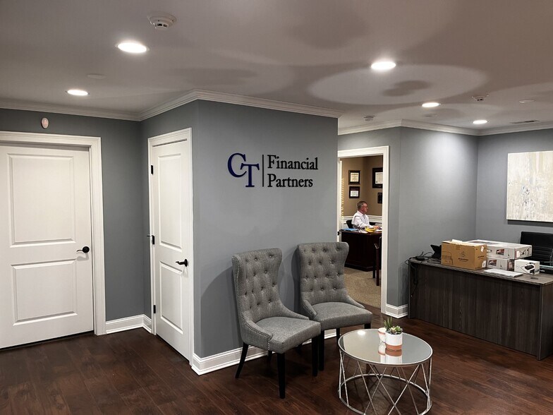 447 Naubuc Ave, Glastonbury, CT à vendre - Photo intérieure – Image 3 sur 8