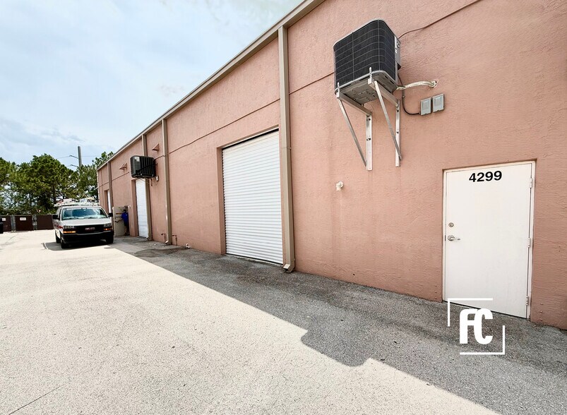 4287-4303 SW High Meadows Ave, Palm City, FL à vendre - Photo de l’immeuble – Image 2 sur 6