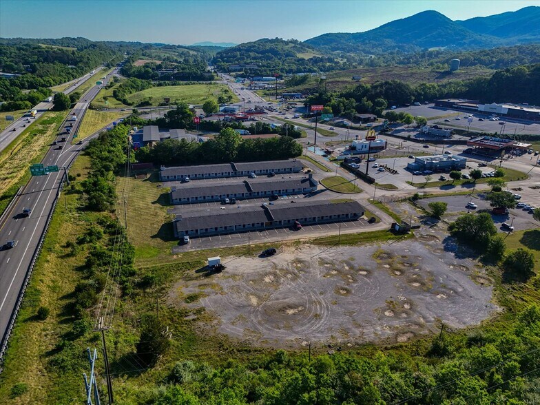 2619 Lee Hwy, Troutville, VA à vendre - Photo de l’immeuble – Image 2 sur 20
