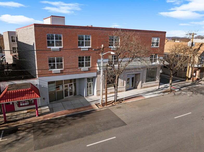 1 Center St, Clifton, NJ à louer - Photo de l’immeuble – Image 3 sur 16