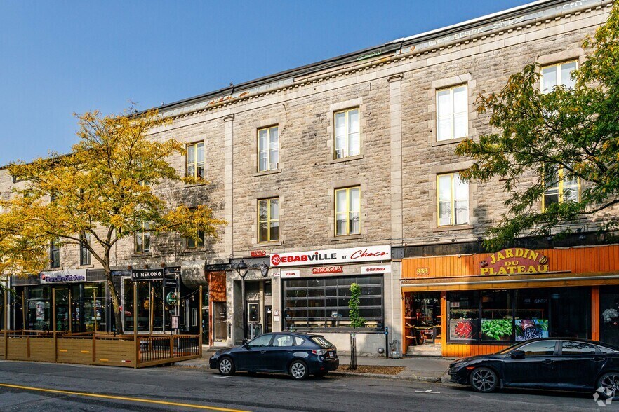 927-939 Av Du Mont-Royal E, Montréal, QC à louer - Photo de l’immeuble – Image 2 sur 4