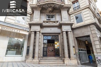 Plus de détails pour Calle Puerta Real de España, 1, Granada - Bureau à louer