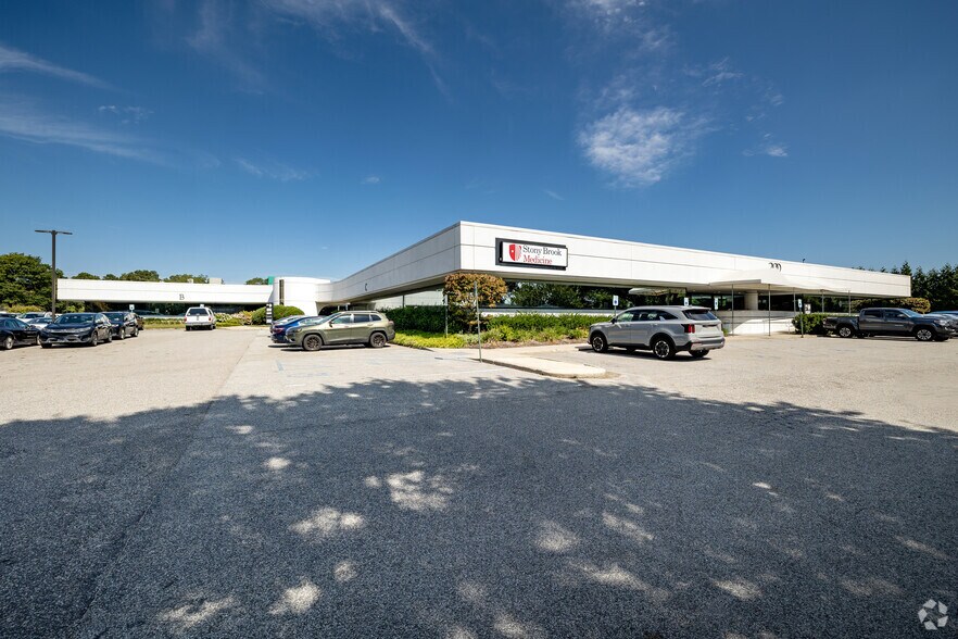 200 Motor Pky, Hauppauge, NY à vendre - Photo principale – Image 1 sur 1