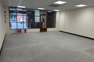 Units 5, 6 & 7 Oakmede Place, Binfield, Bracknell à louer Photo intérieure– Image 2 sur 5