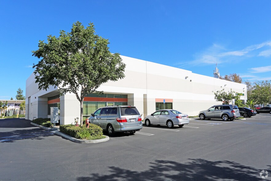 492-496 W Meats Ave, Orange, CA à louer - Photo de l’immeuble – Image 3 sur 6