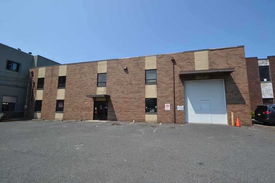 279 Huyler St, South Hackensack, NJ à louer - Photo principale – Image 1 sur 8