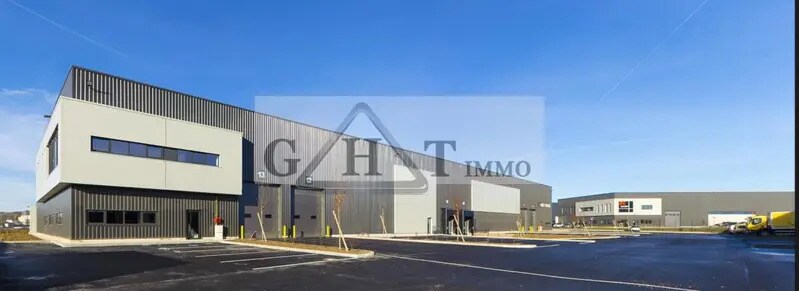 Industriel/Logistique dans Brie-Comte-Robert à louer - Photo de l’immeuble – Image 2 sur 7