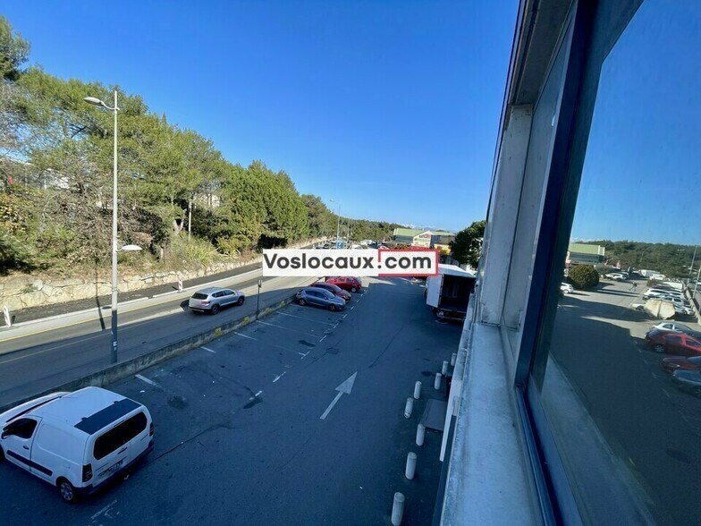 Local commercial dans Vallauris à louer - Photo de l’immeuble – Image 3 sur 6
