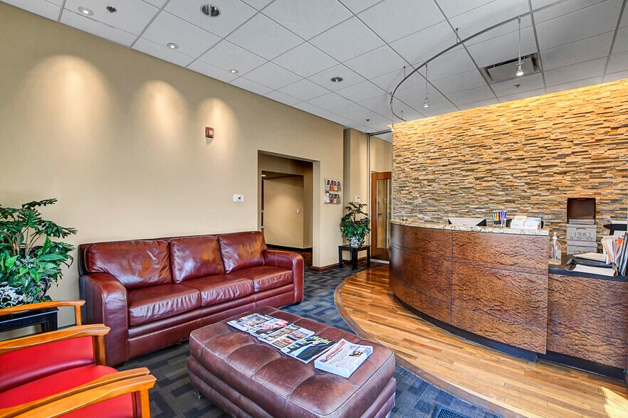1130 Wigwam Pky, Henderson, NV à vendre - Hall d’entrée – Image 2 sur 28