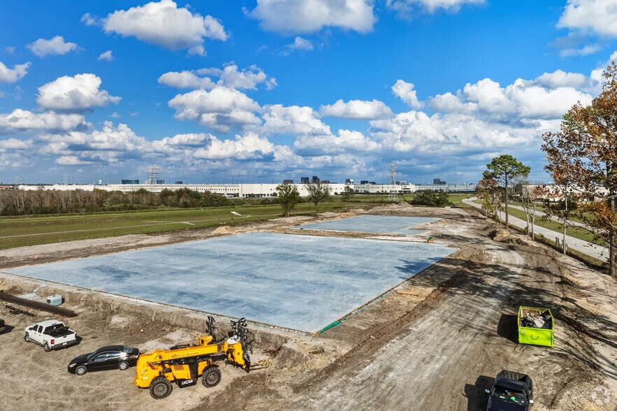 830 Fallbrook Dr, Houston, TX à vendre - Photo principale – Image 1 sur 2