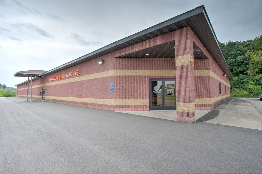 1270 W 3rd St, Rush City, MN à vendre - Photo de l’immeuble – Image 3 sur 50