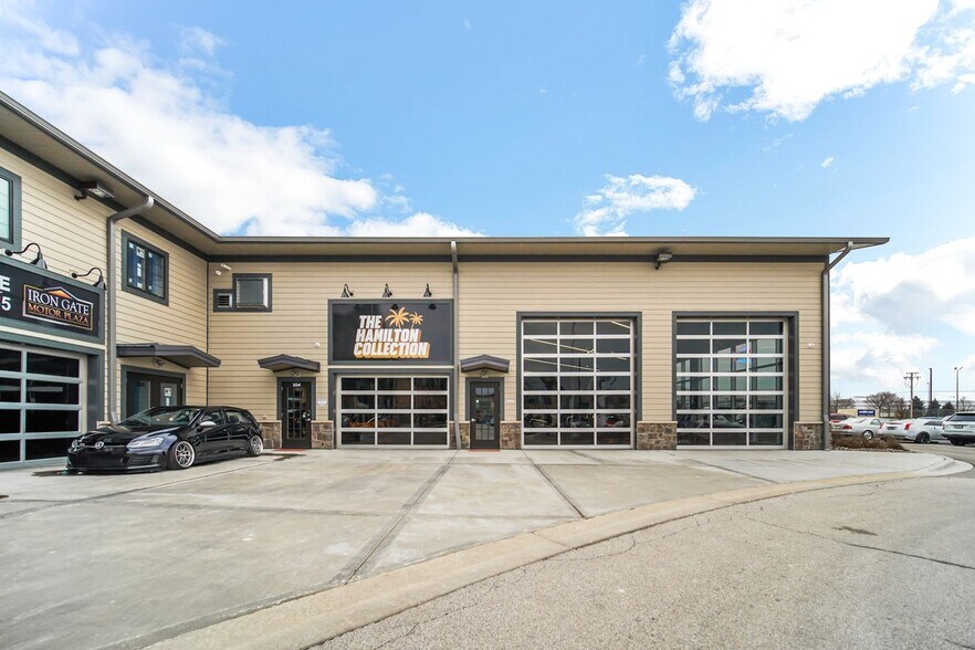 2112 Ferry Rd, Naperville, IL à vendre - Photo de l’immeuble – Image 2 sur 3