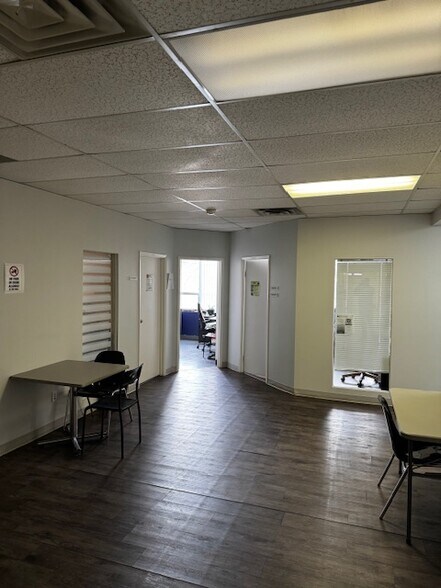405-411 Parliament St, Toronto, ON à louer - Photo de l’immeuble – Image 3 sur 14